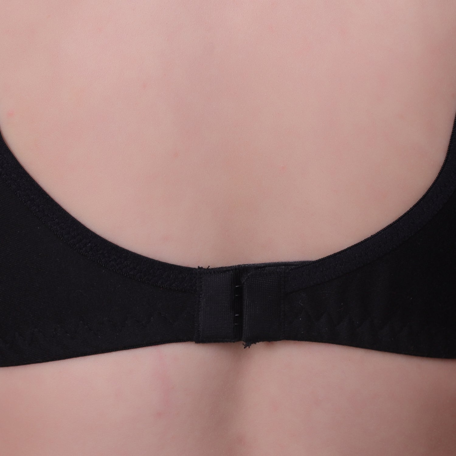 Seamless Everyday Comfort Bra – Black Non-Padded Wire-Free Bra
